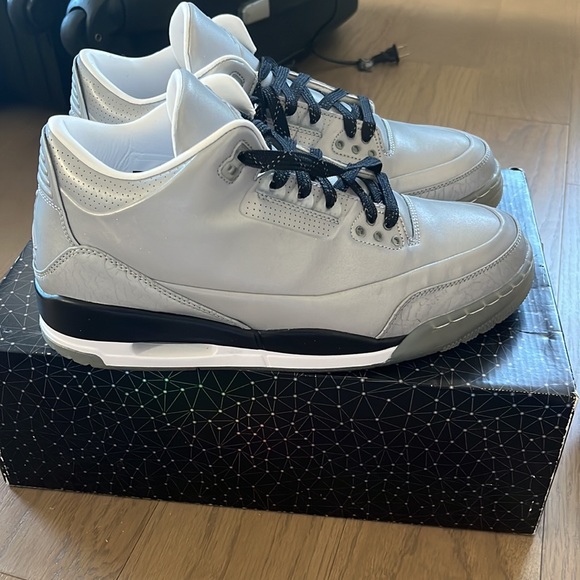 Brand new Air Jordan 5lab3 silver size 10.5 new with box - Picture 3 of 8